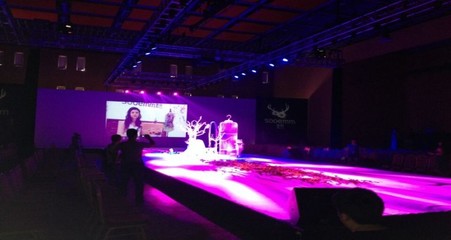 北京朝陽舞臺背景板搭建--專業(yè)音響燈光設備租賃